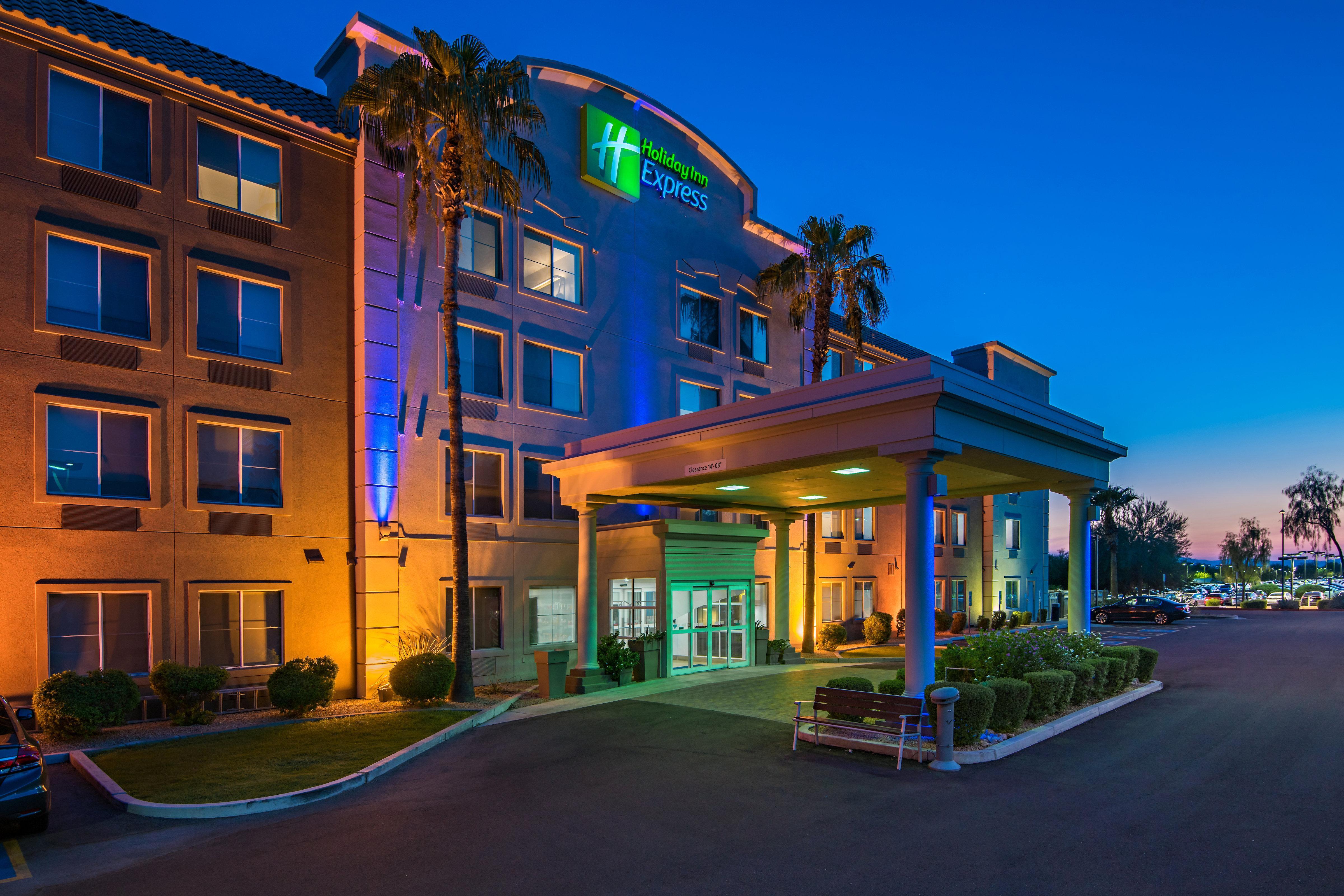 Holiday Inn Express Peoria North - Glendale By Ihg Exterior foto