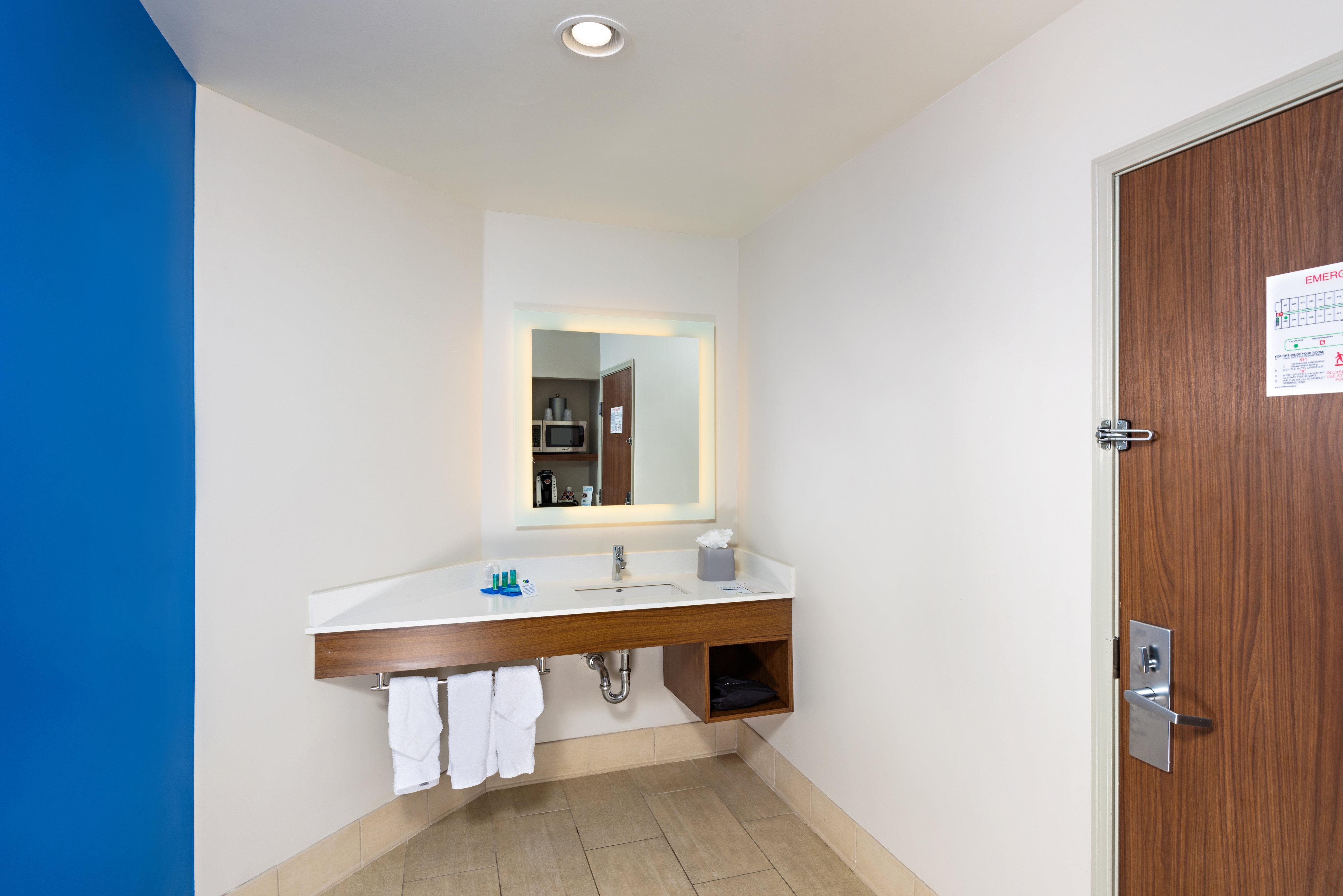 Holiday Inn Express Peoria North - Glendale By Ihg Exterior foto