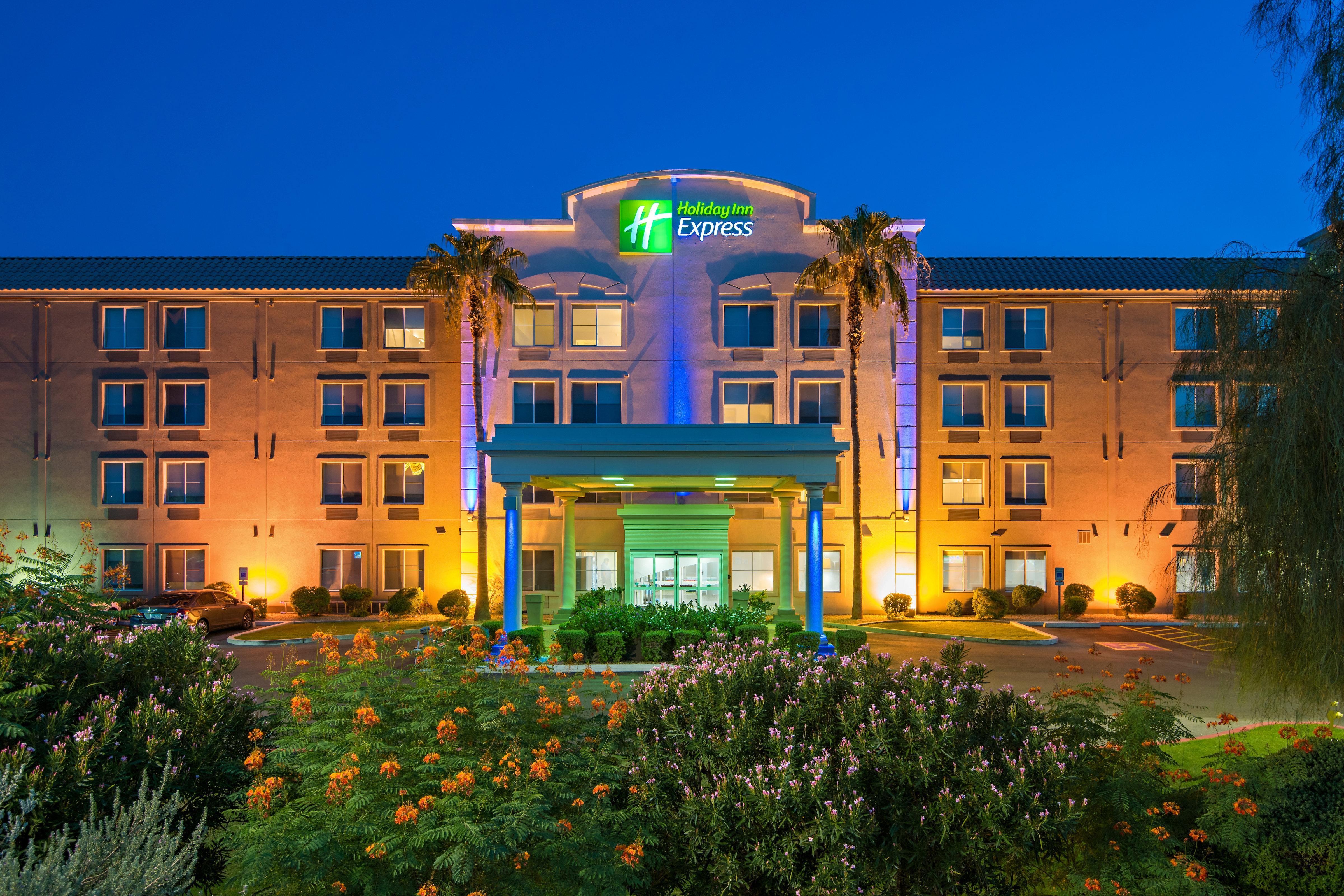 Holiday Inn Express Peoria North - Glendale By Ihg Exterior foto