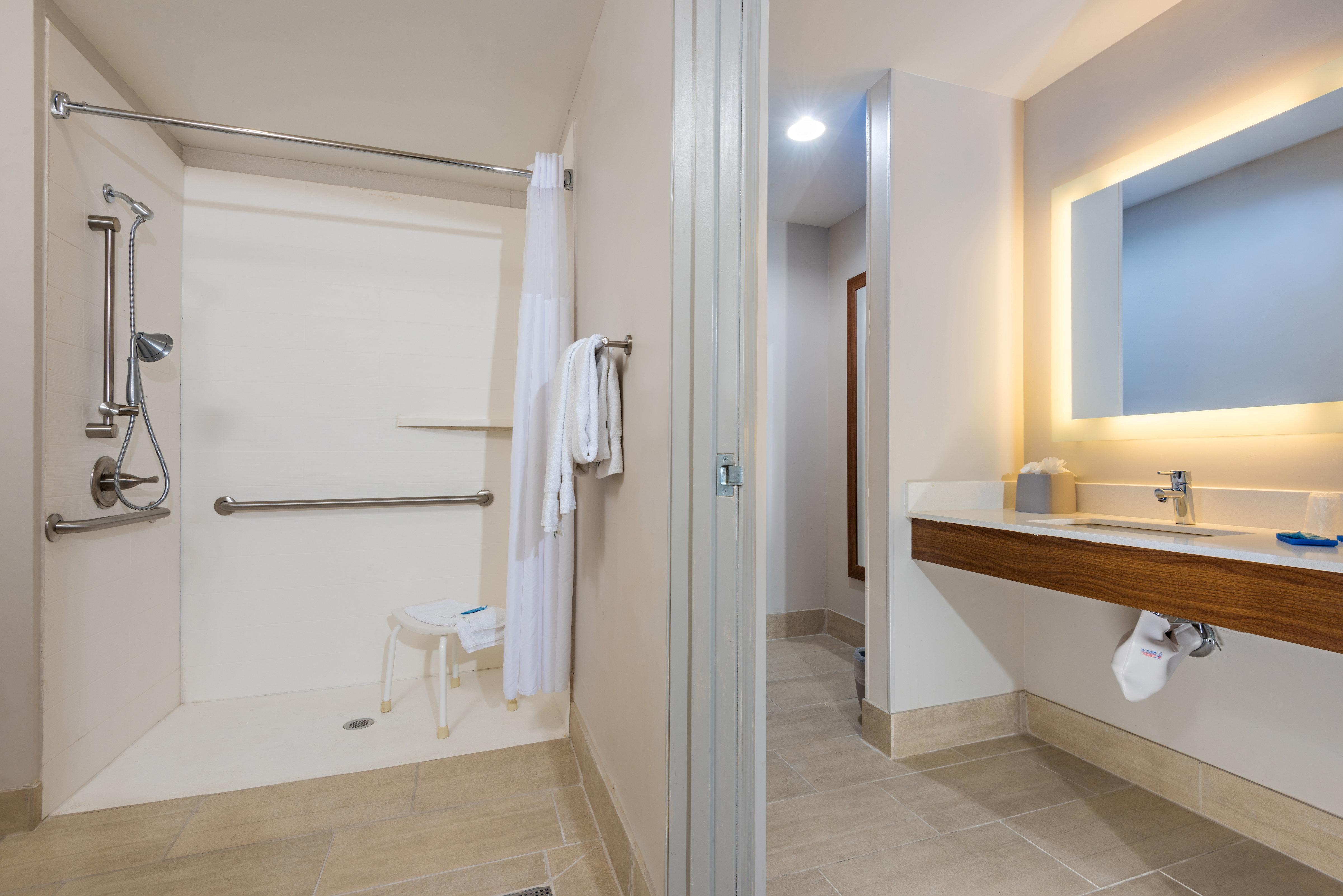 Holiday Inn Express Peoria North - Glendale By Ihg Exterior foto