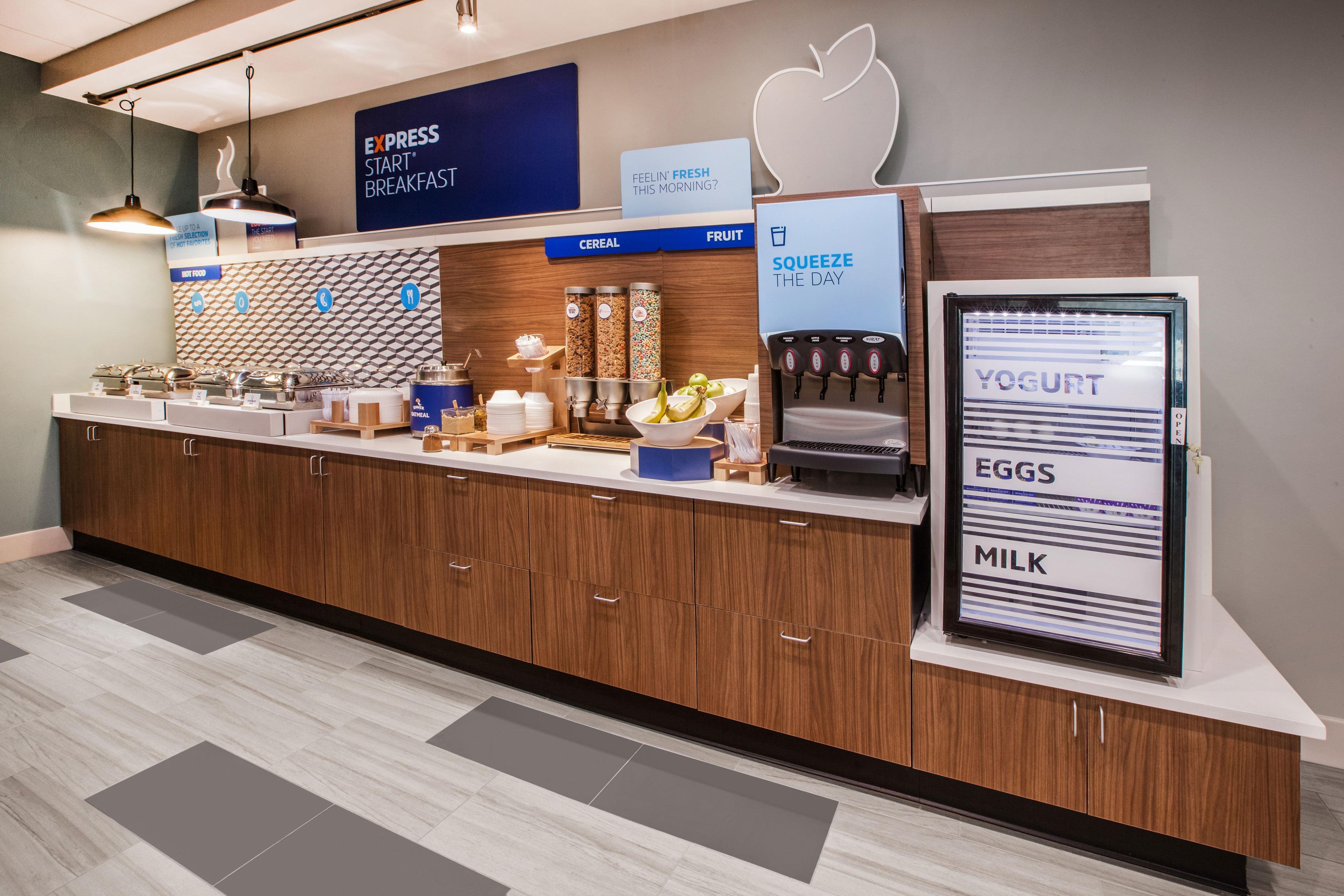 Holiday Inn Express Peoria North - Glendale By Ihg Exterior foto