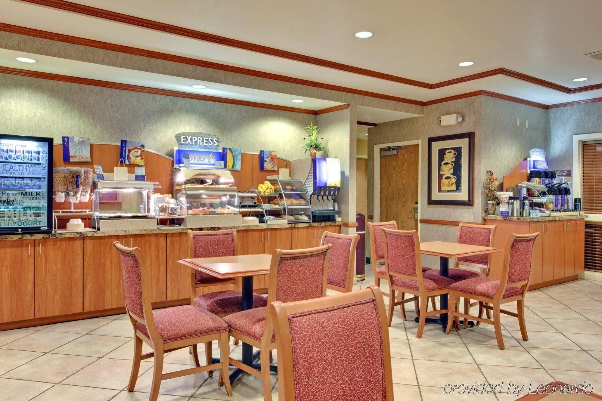 Holiday Inn Express Peoria North - Glendale By Ihg Exterior foto